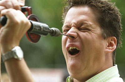 Εικόνα Ανοίγει τη μύτη με τρυπάνι