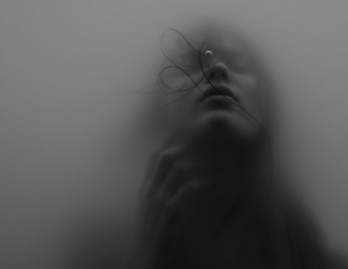 _Photography_girl_in_mist_056375_.jpg image